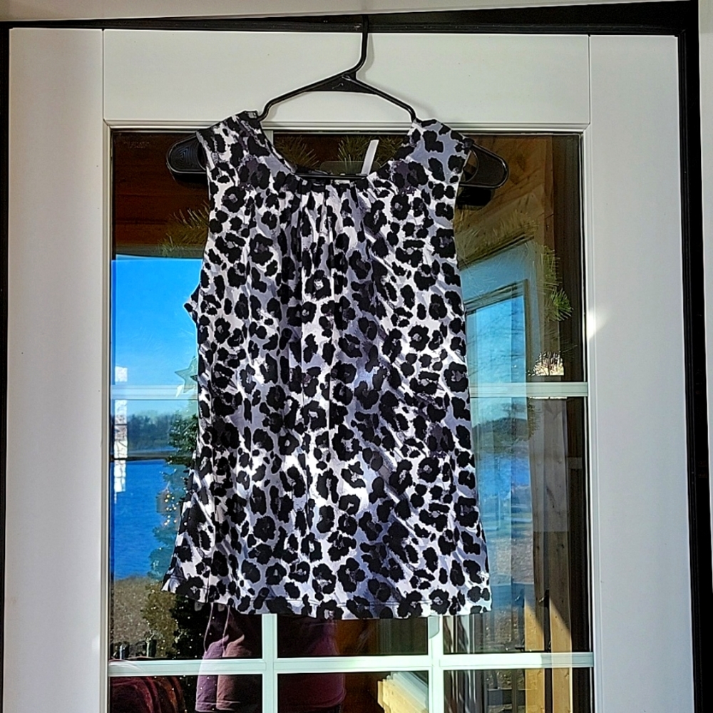 Women's D.N.A Couture Size M Sleeveless Animal Print Shirt.